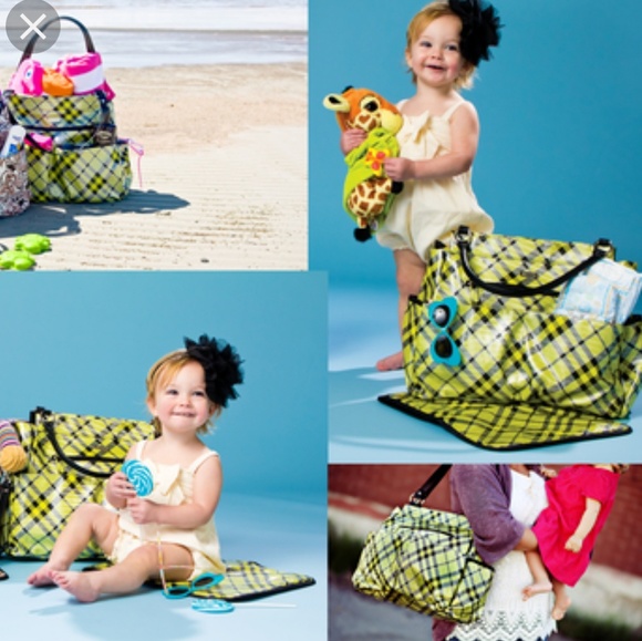 Delilah Shell with a diaper changing pad - Picture 4 of 4